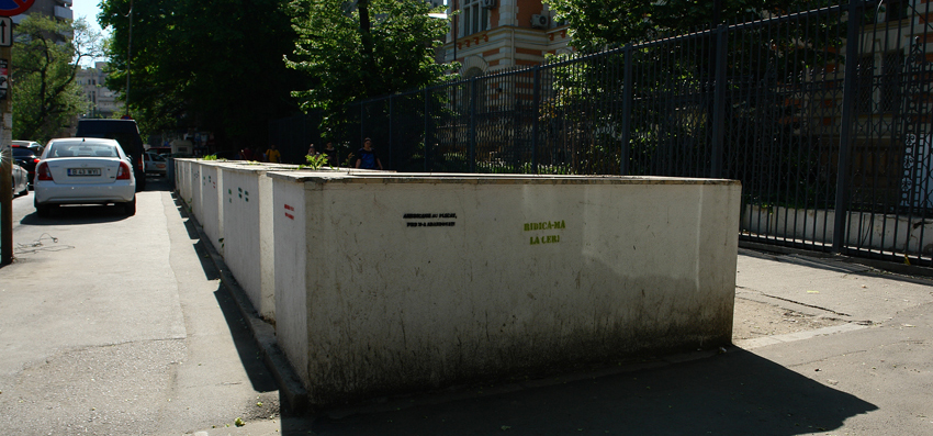 jardinierele de la fosta Ambasadă SUA, foto: F. Bălteanu, aprilie 2013