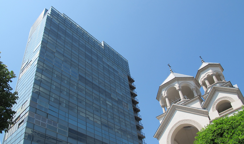 turnul de lîngă biserica Armenească, foto: F. Bălteanu, mai 2013